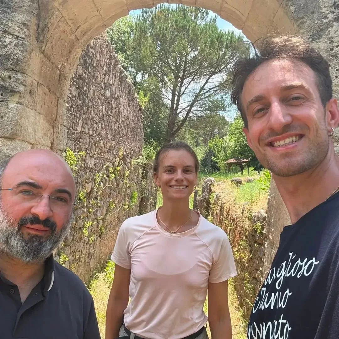 Da Mileto a Dinami a piedi: due giovani romani inaugurano il Cammino del Normanno